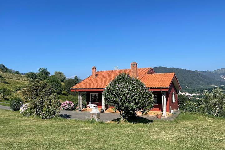 Ferienhaus für 7 Personen, mit Balkon und Garten - 1