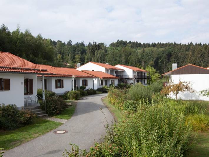 Bungalow für 4 Personen, mit Balkon/Terrasse und Terrasse sowie Garten im Bayerischer Wald