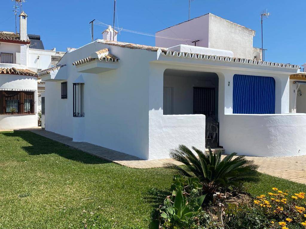 Three-Bedroom House in Matalascañas, Almonte