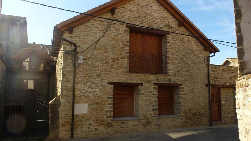Casa rural para 4 personas, con Balcón además de Terraza y Vistas en Arguis - 2