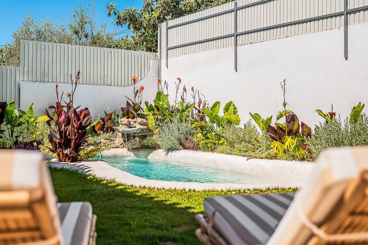 Villa 'Casa Do Rei - Charneca' with Private Pool, Private Terrace and Wi-Fi in Charneca de Caparica e Sobreda, Setúbal Peninsula