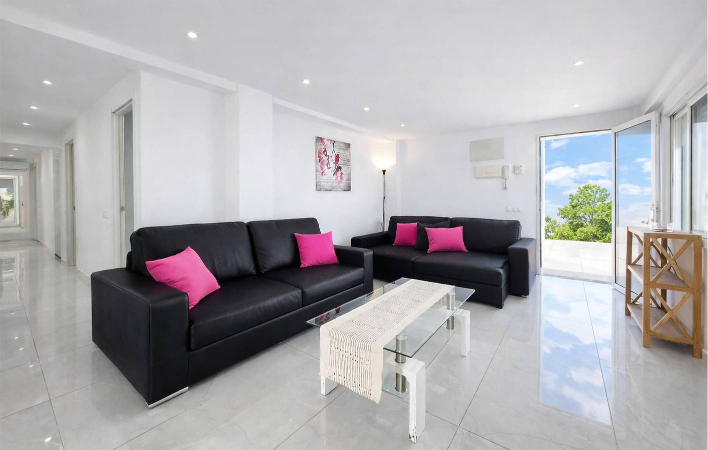 Encantador apartamento de 2 dormitorios con piscina cerca de Vilamarxant y la pizzería Don Rafaello in Villamarchante, Provincia de Valencia