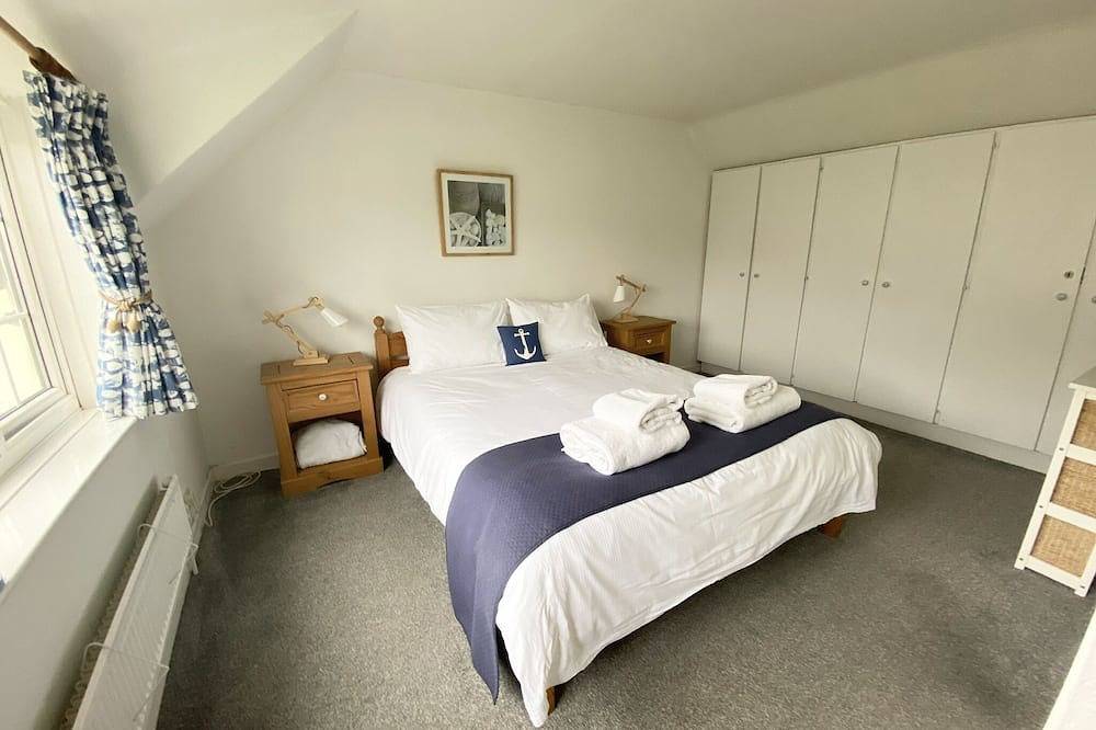Pretty Thatched Cottage, close to sandy beach in Great Yarmouth, The Broads