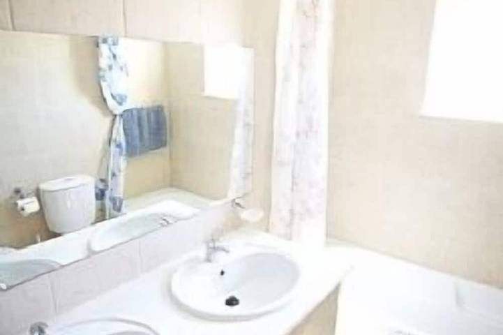 2-Zimmer-Haus mit Garten und abgelegenen Grillplatz, kostenloses Internet, Strände in Budens, Naturpark Südwest-Alentejo und Costa Vicentina