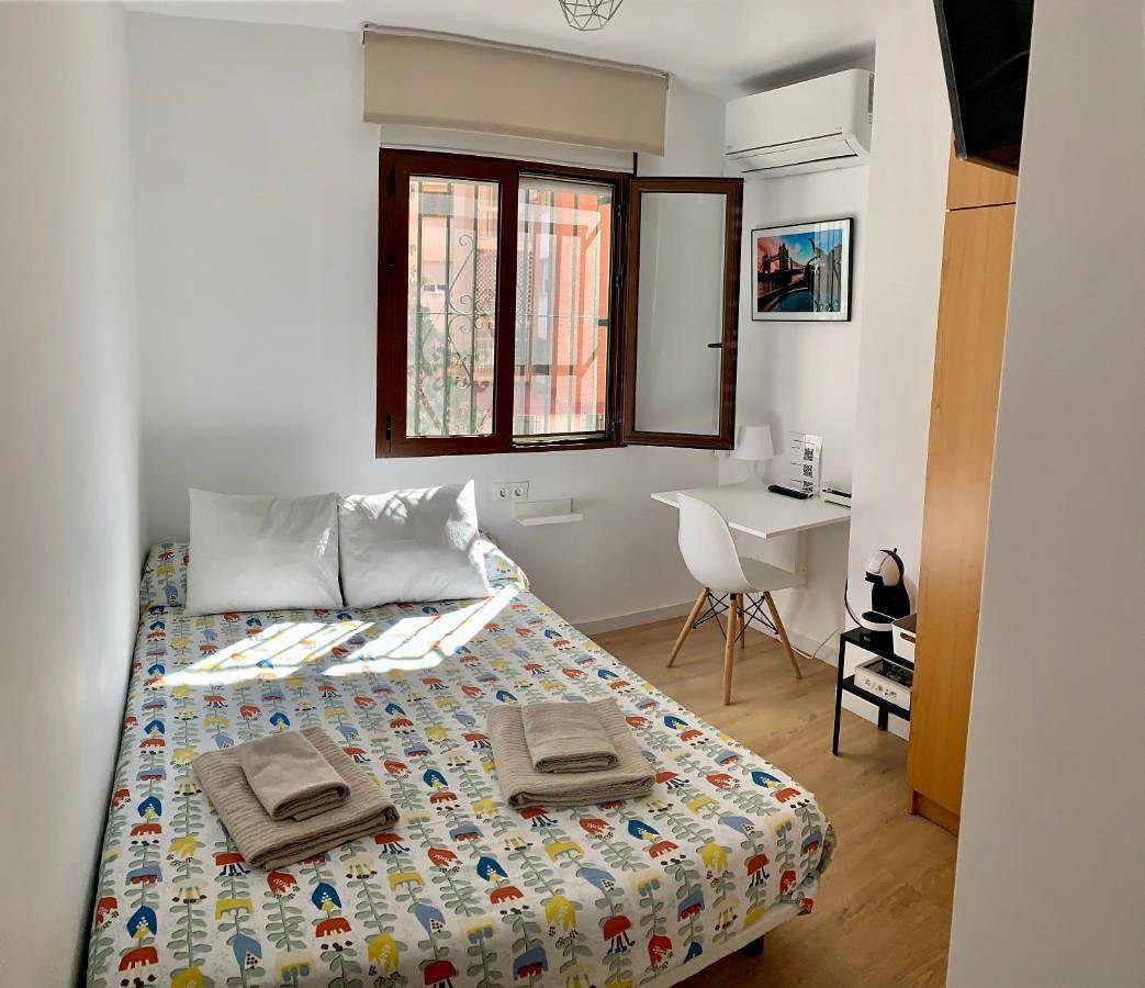 Double Room with Private Bathroom in Puerto de la Torre, Malaga
