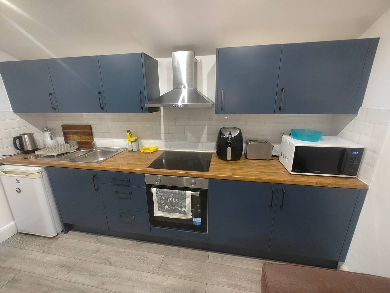 Apartamento vacacional entero, Southall - Sleeps 3 & Great Transport Links in Barrio de Ealing (Londres), Londres