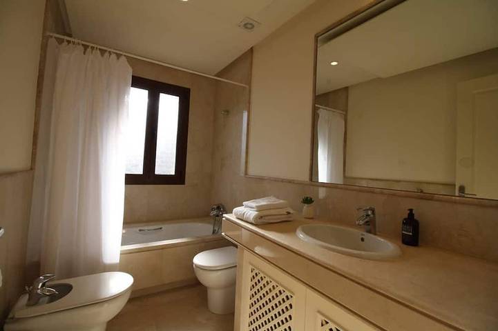 Appartement de vacances pour 6 personnes, avec Balcon et Jacuzzi ainsi que Jardin et Sauna à Sotogrande - 4