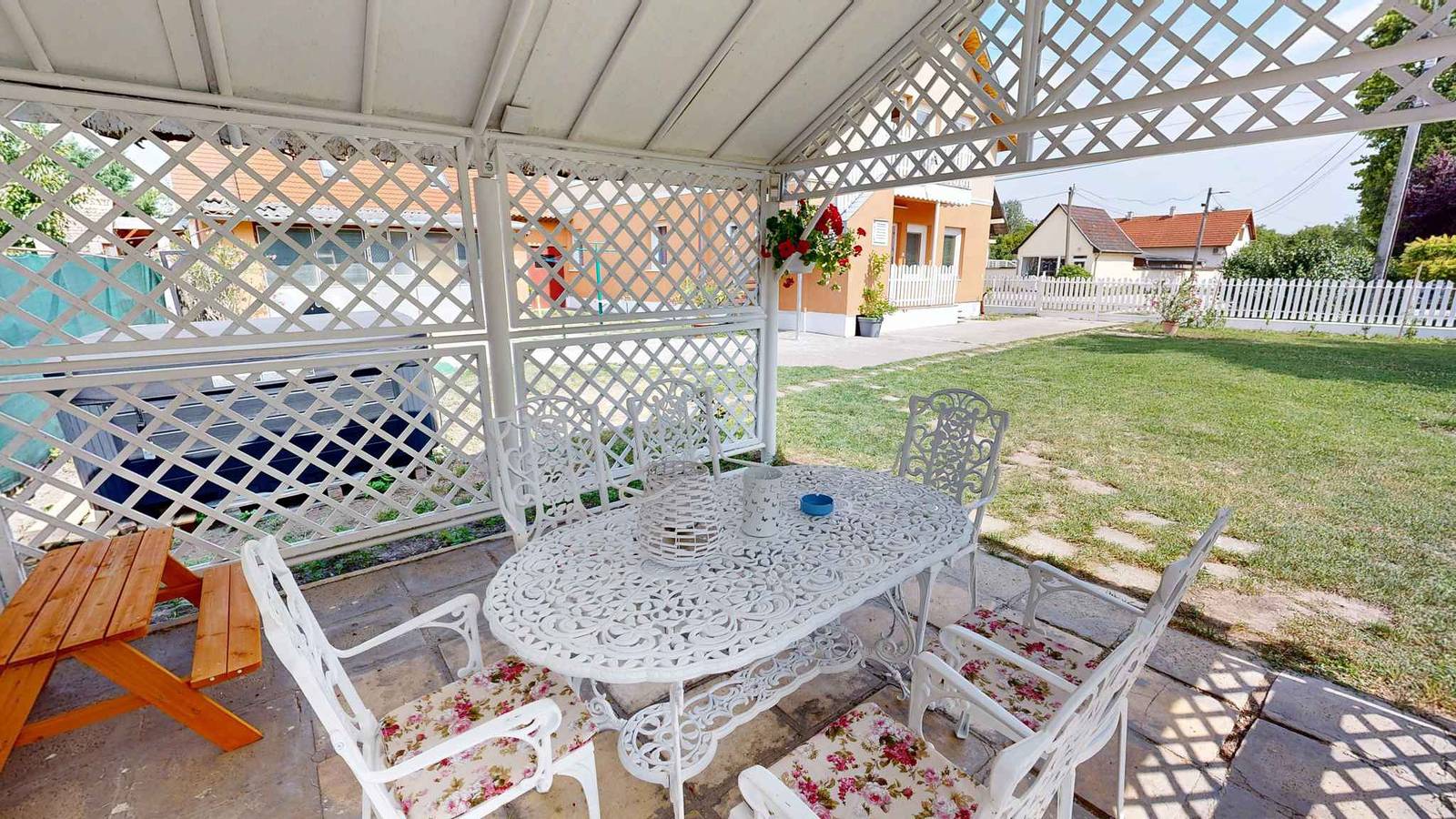 Ganze Ferienwohnung, Ferienwohnung mit Sauna, Pool, Whirlpool und Badefass in Balatonszabadi, Siófok und Umgebung