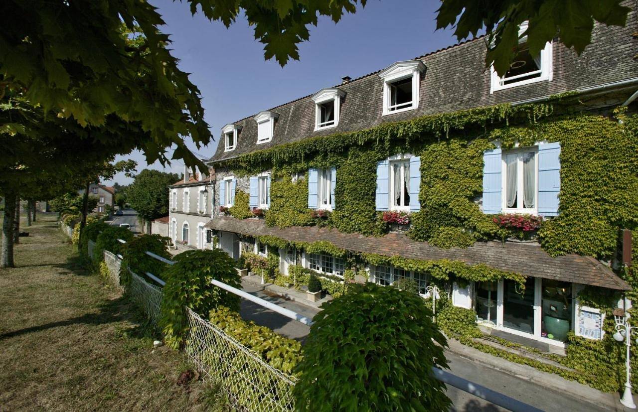 Logis Hôtel Hostellerie Saint-Jacques in Saint-Saud-Lacoussière, Parc naturel régional Périgord-Limousin