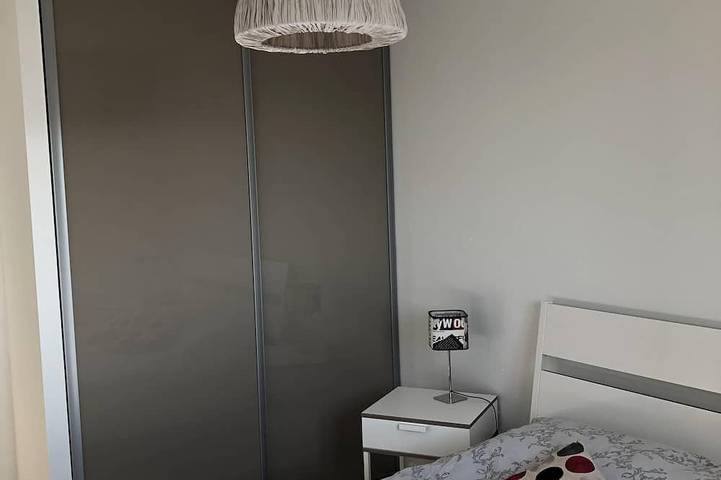 Villa confortable en una zona tranquila, cerca del pueblo, tiendas y restaurantes. in Lauris, Parque natural regional del Luberon