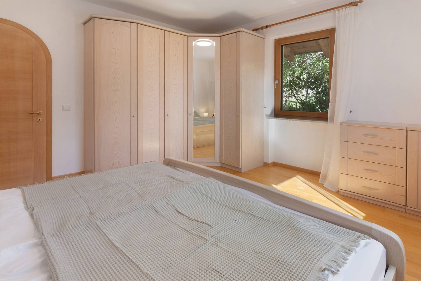 Ganze Wohnung, Ferienwohnung 'A' mit Bergblick, privater Außenbereich und Wi-Fi in Tschars, Kastelbell-Tschars