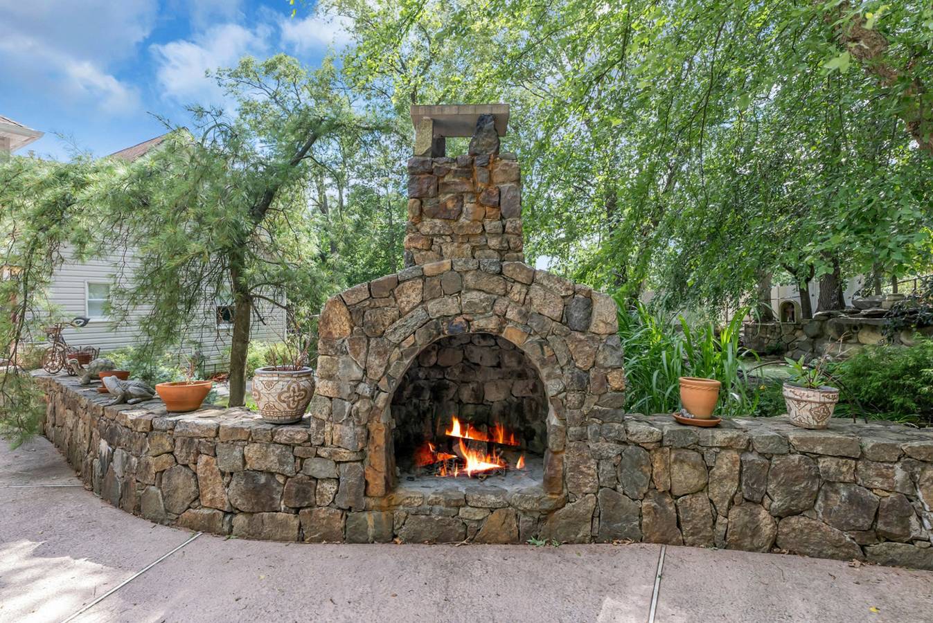 Family Retreat with Autumn Views and Fireplace in Condado de Rockland