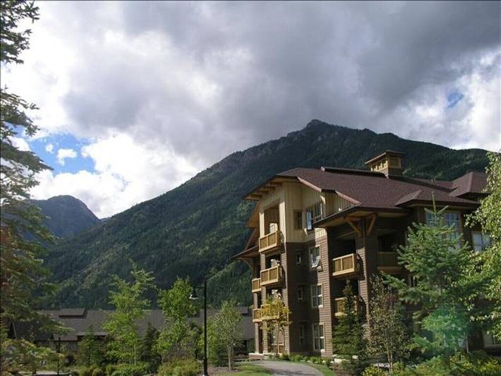 Ferienhaus für 10 Personen, mit Terrasse und Whirlpool sowie Sauna und Pool - 1