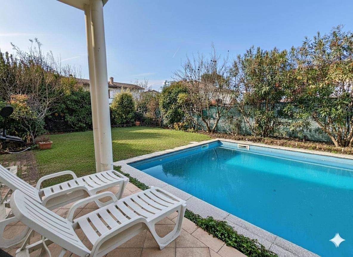 Villa Garda Harmonia - pool, garden - lake by feet in Rivoltella del Garda, Desenzano del Garda