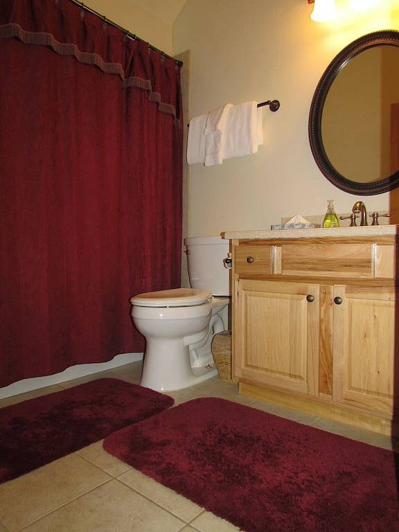 Ganze Wohnung, Frühlingsskifahren im April Nur $ 250 / nt 2 Br 2 Ba, Whirlpool, Deck, 1/2 Mi Stadt / Lift! in Arapaho and Roosevelt National Forests