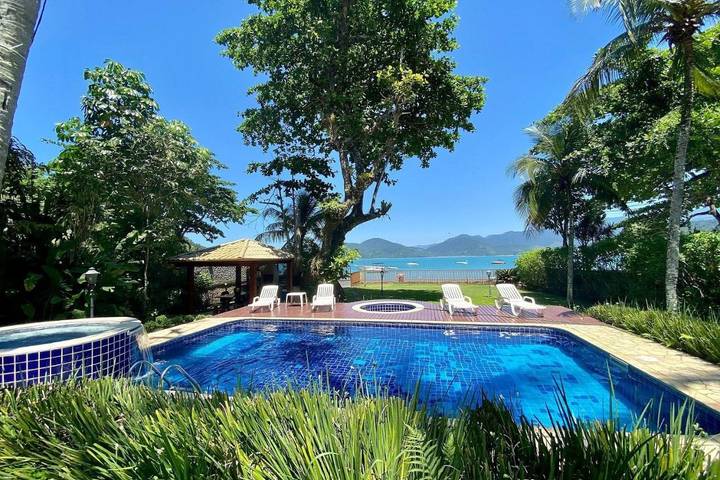 Casas e apartamentos de temporada para 16 pessoas, com jardim e balcão e ainda piscina em Praia Domingas Dias