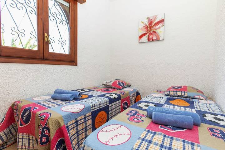 Ferienhaus für 6 Personen, mit Terrasse und Garten in Miami Playa - 3