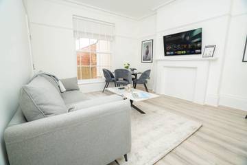 Apartment for 2 People in Cheltenham, The Cotswolds, Photo 1
