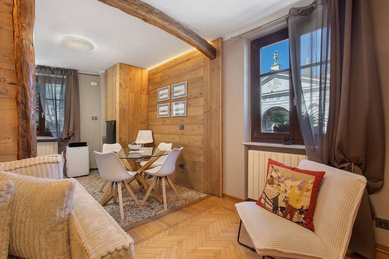 Geheel appartement, Appartement 'Cathédrale' met Uitzicht op de Bergen, Wi-Fi en Airconditioning in Aosta, Walliser Alpen