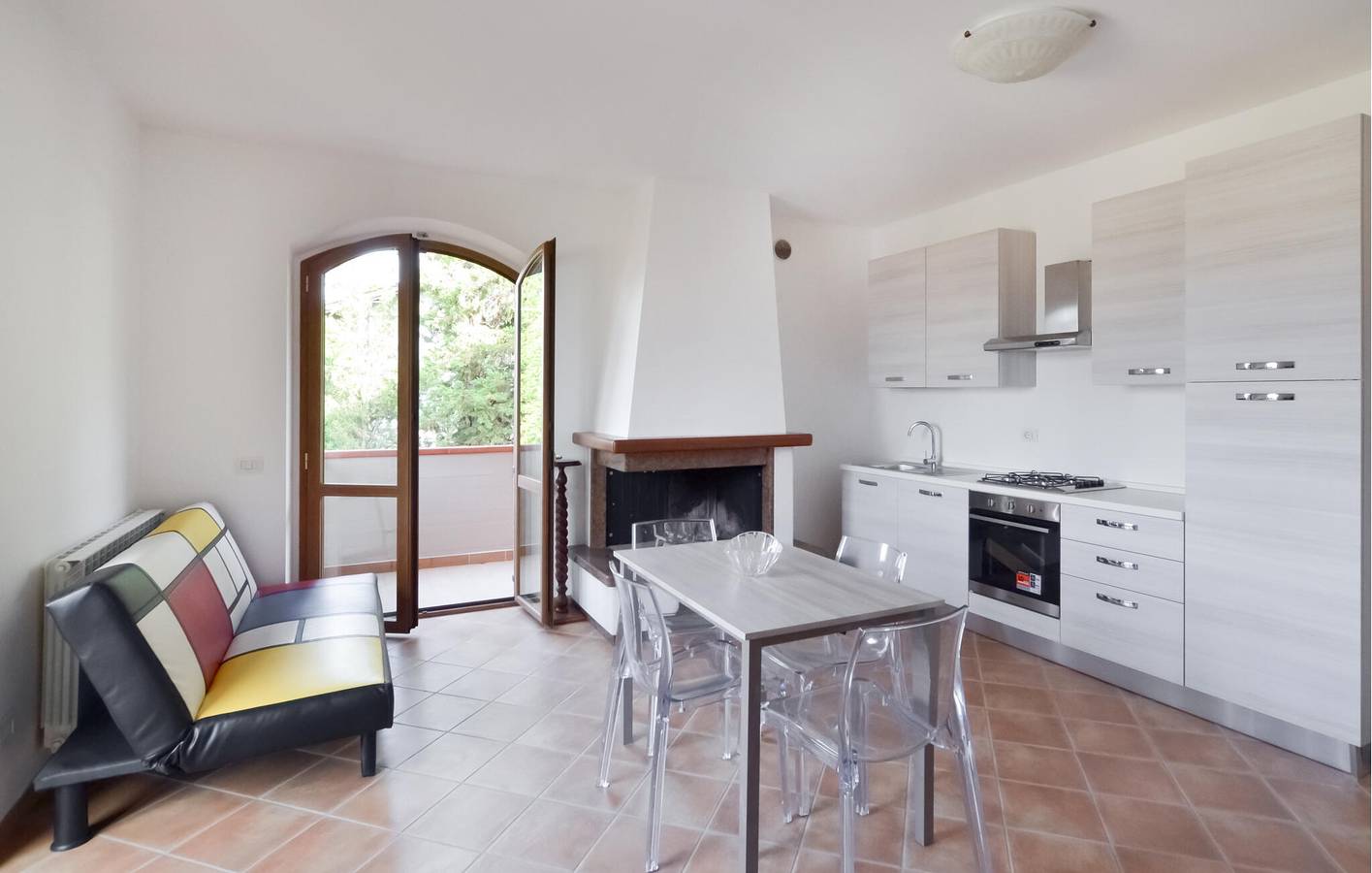 Appartamento intero, Accogliente appartamento in città con TV, cucina, Internet e parcheggio in Gubbio, Umbria