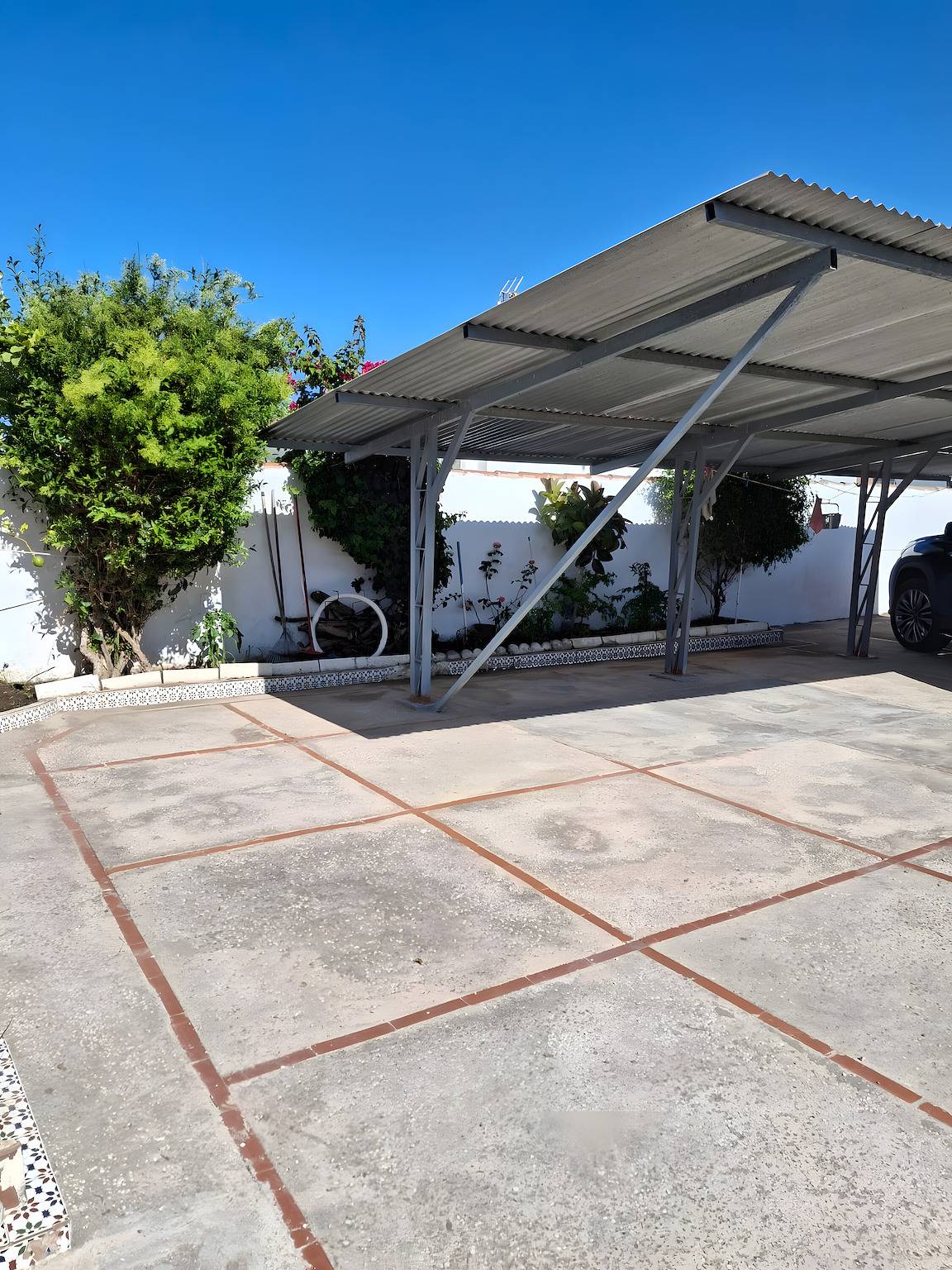 Chalet in Chiclana with Private Pool, Private Garden, and Air Conditioning in Los Gallos-Cerromolino, Chiclana de la Frontera