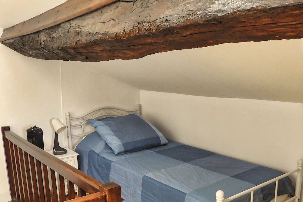 History and comfort combine in beautiful Lauzerte townhouse in Lauzerte, Quercy