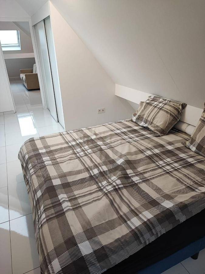 Appartement entier, Apartment G in Gargenville, Yvelines