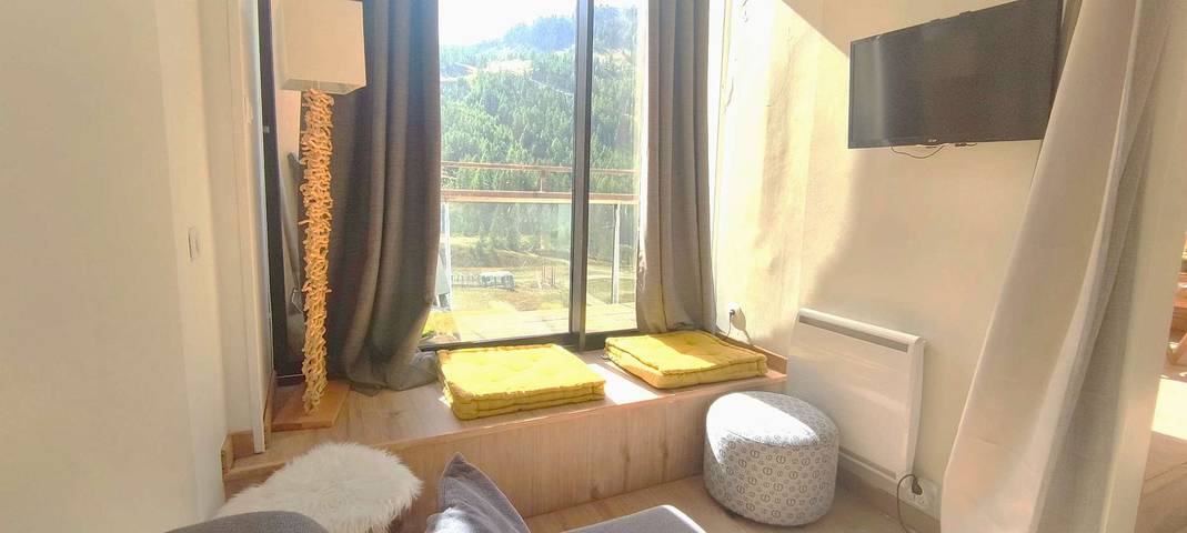 Appartement de vacances entier, 2* Superbe Appartement Renove Avec Vue Sur Pistes in Isola 2000, Isola