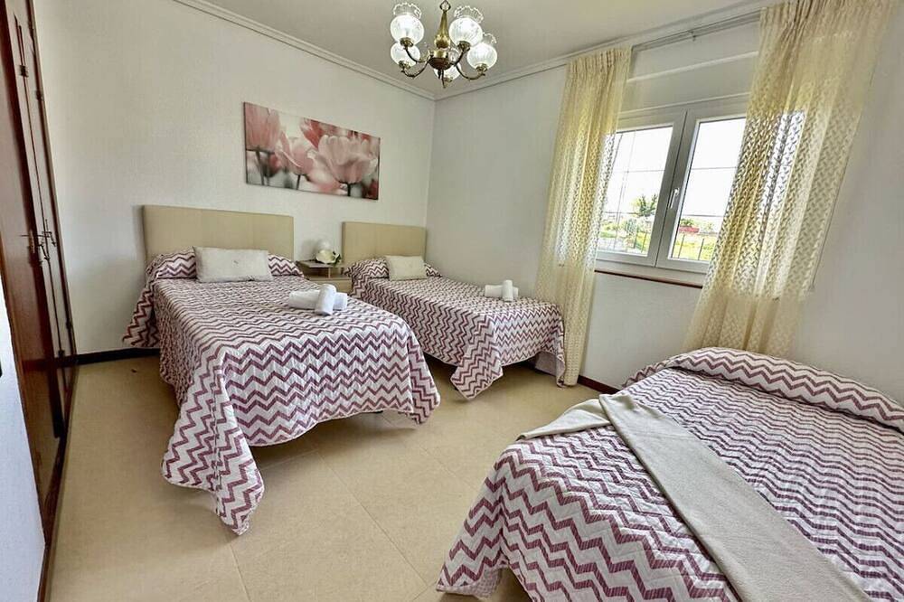 Ganze Wohnung, Apto con jardín compartido - Villa Currina 7801 in Arnuero, Kantabrische Küste