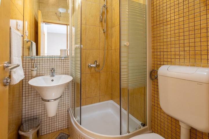 Studio für 2 Personen, mit Terrasse in Makarska
