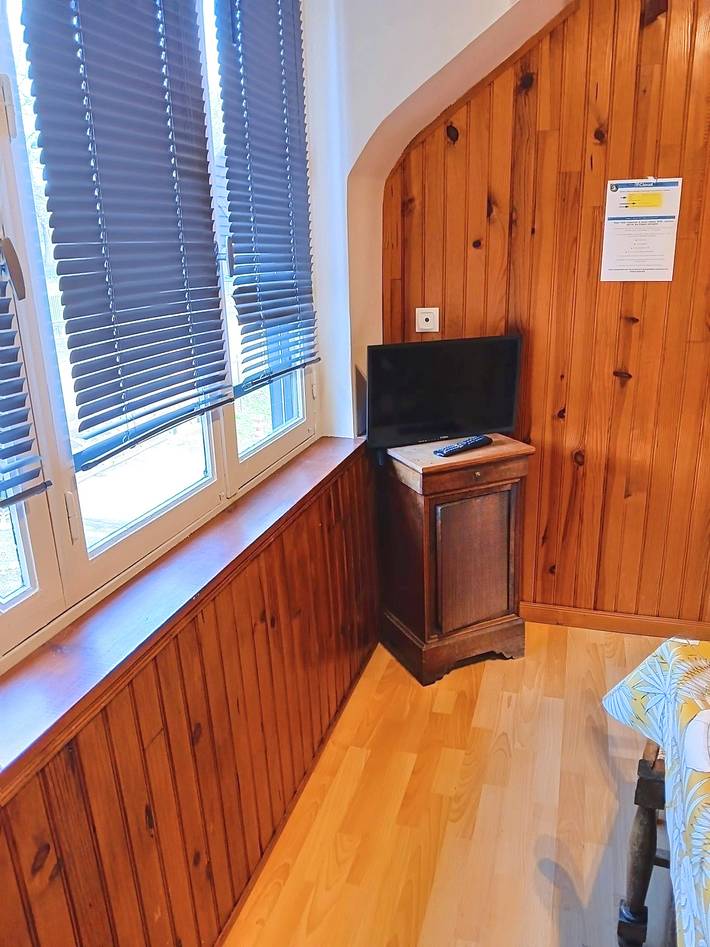 Ganze Wohnung, Camping des Bains — Appartement 2 - 2 slaapkamers in Saint-Honoré-les-Bains, Naturpark Morvan
