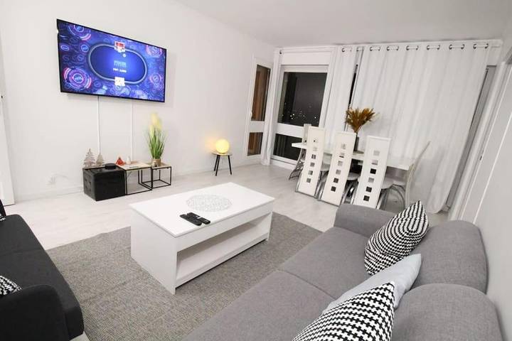 Gîte pour 6 personnes, avec Balcon et Vue à Ris-Orangis