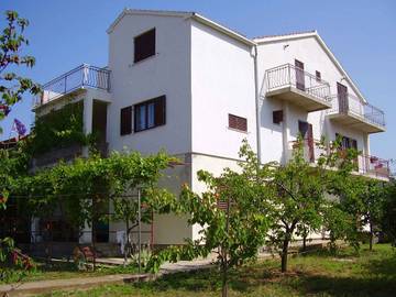 Ferienwohnung für 2 Personen, mit Garten in Vodice