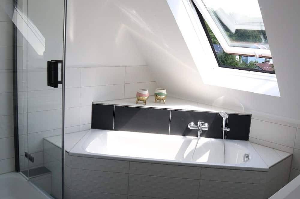 Ganze Wohnung, Holiday apartment \"Habitat\" (work-friendly)  4 km from Baden-Baden in Gaggenau, Nordschwarzwald