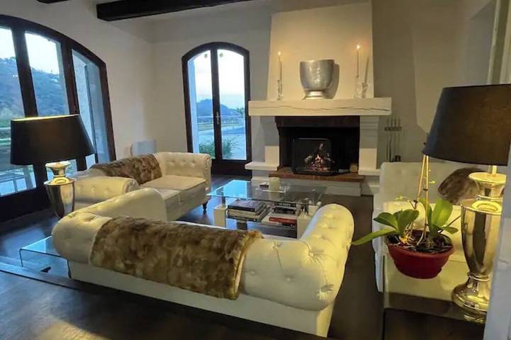 Villa pour 8 personnes, avec balcon ainsi que jacuzzi et jardin, animaux acceptés à Menton - 3