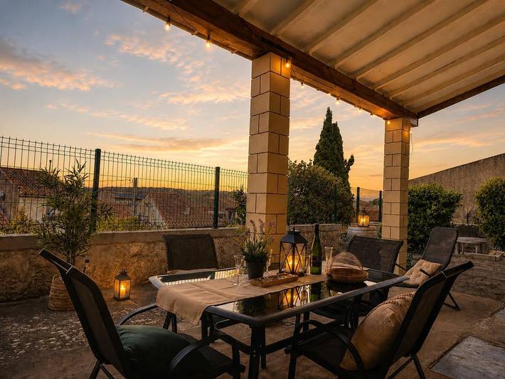 Gîte pour 5 personnes, avec Terrasse et Jardin à Moux
