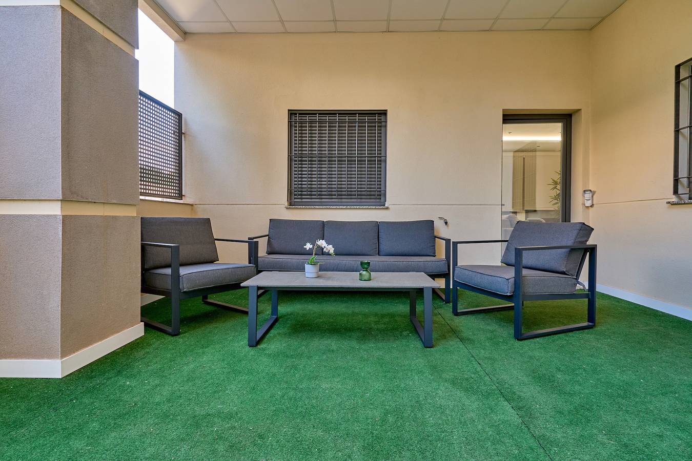 Entire apartment, Apartment '2 Dorm Maia' with Shared Pool, Wi-Fi and Air Conditioning in Torre del Mar, Costa del Sol