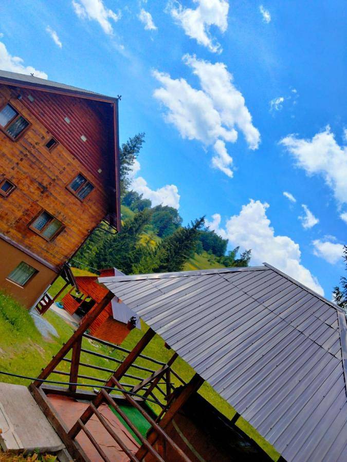 Location de vacances pour 2 personnes, avec vue ainsi que jardin et terrasse en Roumanie - 4