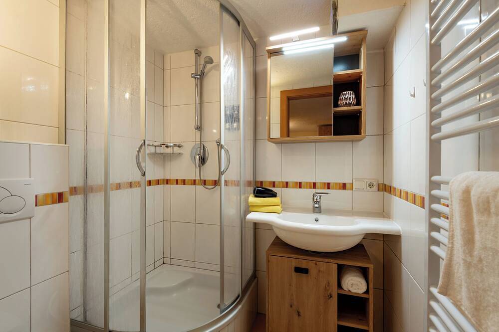 Ganze Wohnung, Haus Michael - Apartment 38 m² für 2 - 3 Personen, in Tux im Zillertal in Hintertux, Tux
