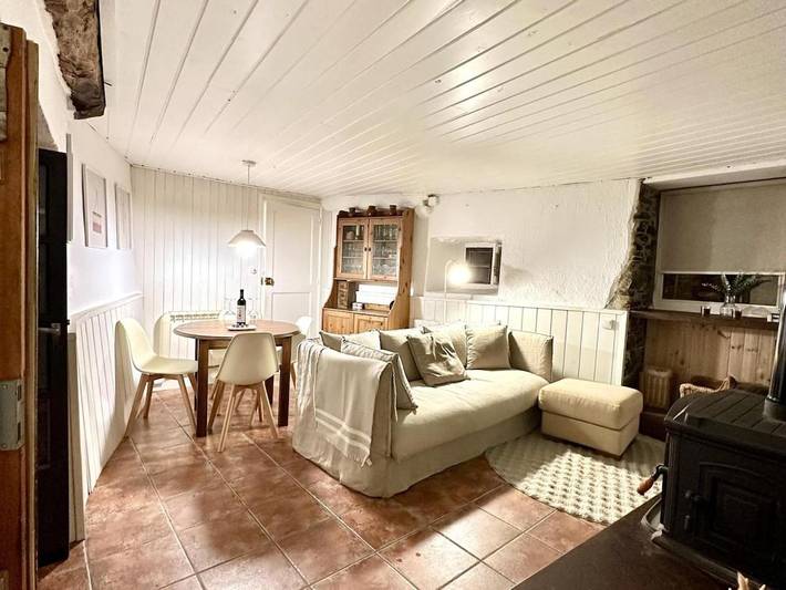Gîte pour 5 personnes, avec terrasse et jardin à UR - 3