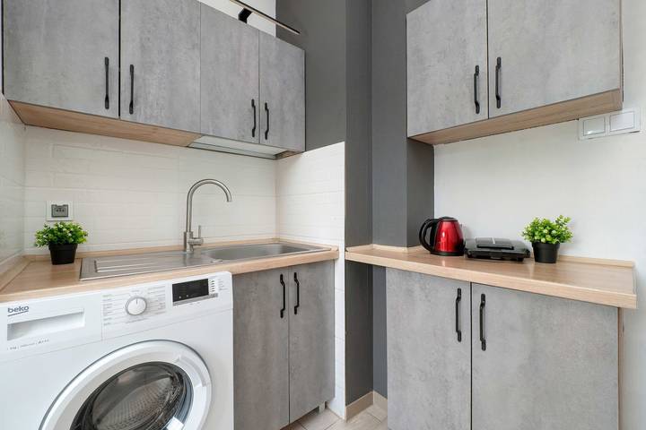 Ganze Wohnung, Cozy Apartment with Bedroom | Smart Tv and Washing Machine in Łódź, Region Lodz
