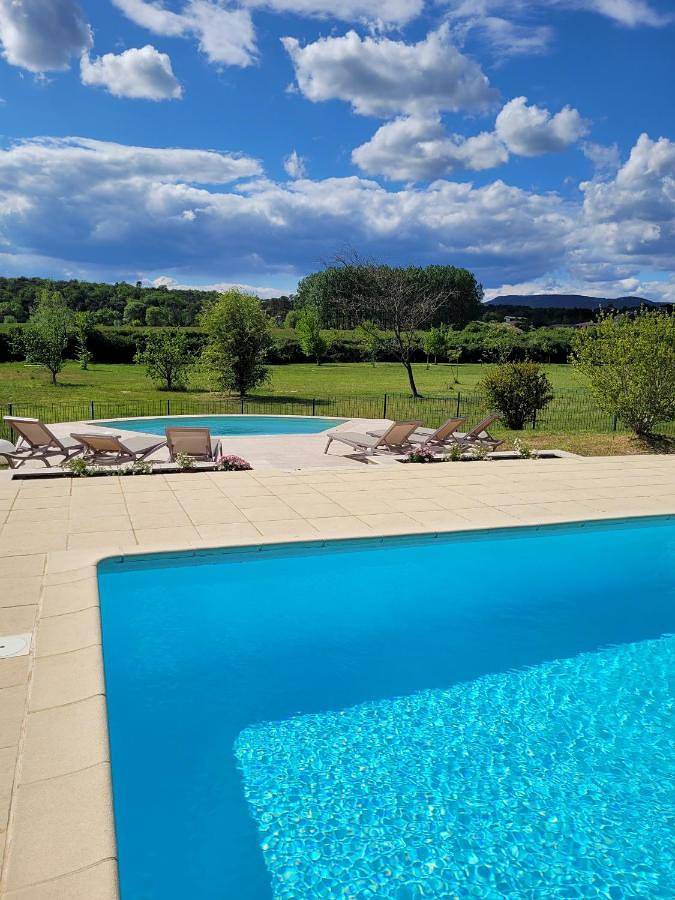 Hôtel pour 2 personnes, avec piscine ainsi que jardin et jacuzzi - 1