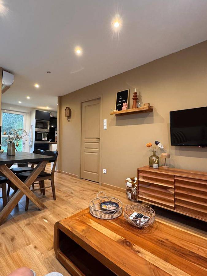 Location de vacances pour 4 personnes, avec Balcon et Terrasse ainsi que Jardin et Vue à Auménancourt