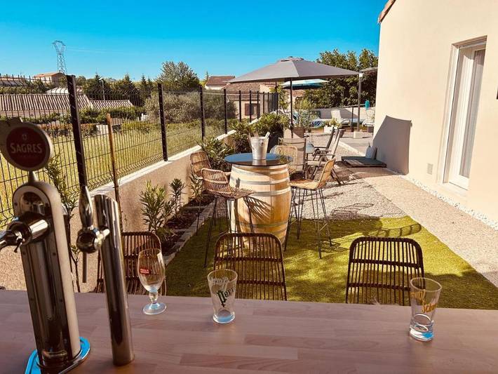 Location de vacances pour 8 personnes, avec terrasse ainsi que piscine et vue à Causses-et-Veyran - 3