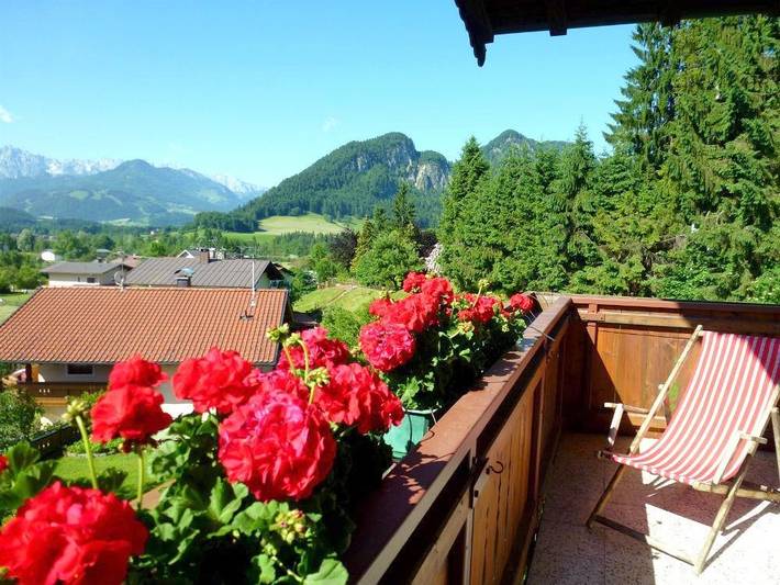 Ferienwohnung für 4 Personen, mit Balkon und Terrasse sowie Garten und Ausblick in Kössen - 3