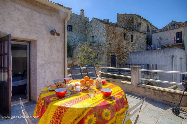 Gîte pour 4 personnes, avec Terrasse et Vue à Patrimonio - 3