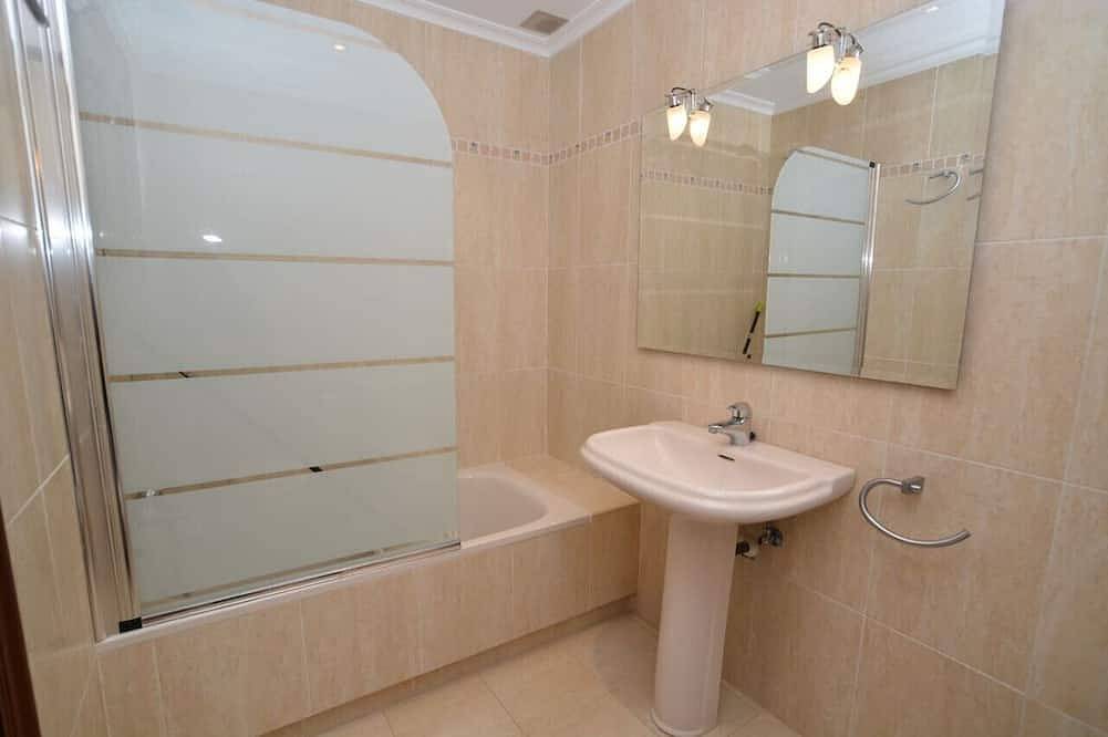 Apartamento entero, Bajo de 2 dormitorios - Cinco Soles 5928 in Isla, Arnuero