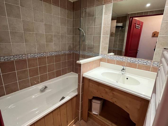 Gîte pour 6 personnes, avec piscine à Lanslebourg-Mont-Cenis - 2