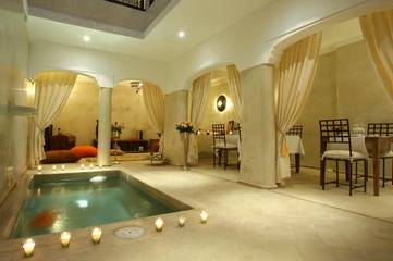 Riad pour 8 personnes, avec terrasse et piscine dans Ajarif
