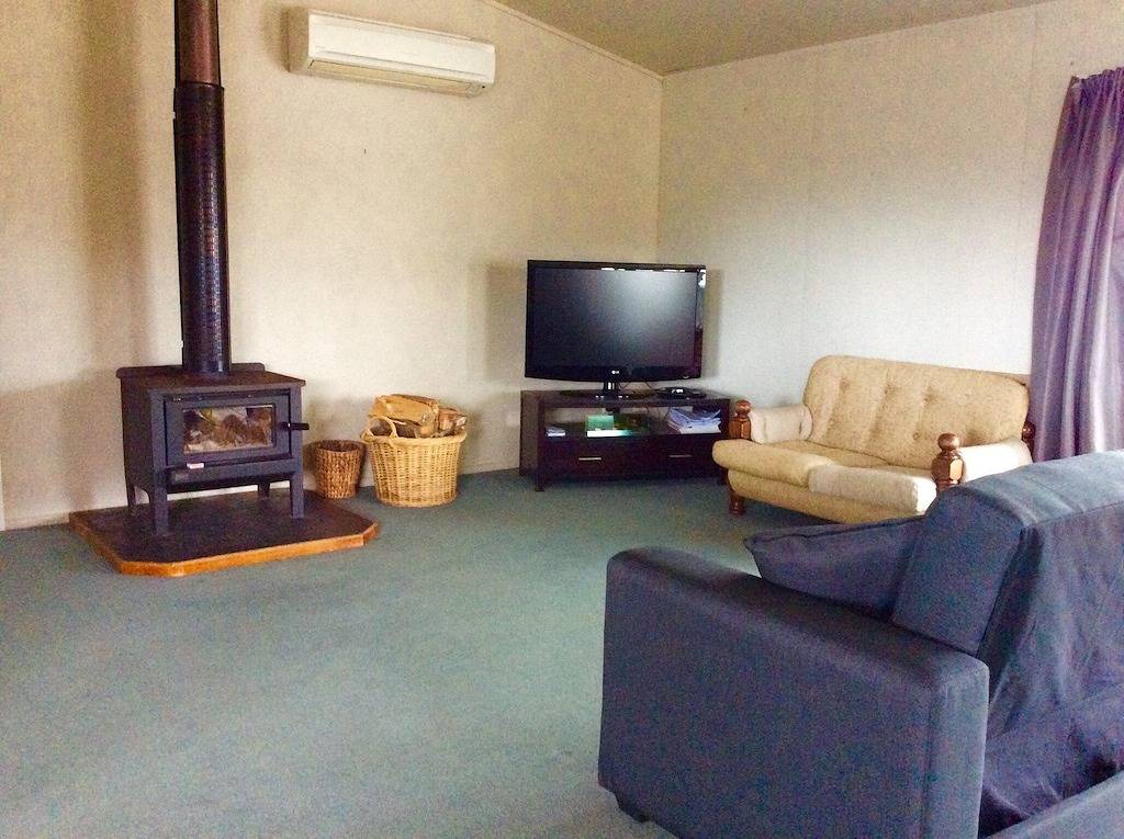 Irishman Drive Retreat, free wifi. in Twizel, Mackenzie District